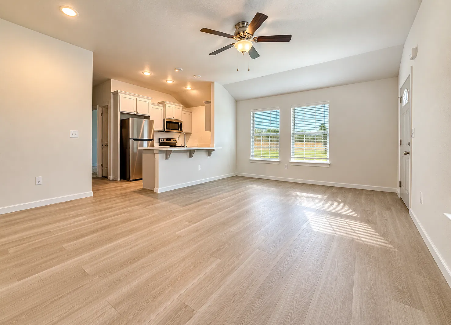 3 bed, 1150 sqft, $1,350 — Photo 3