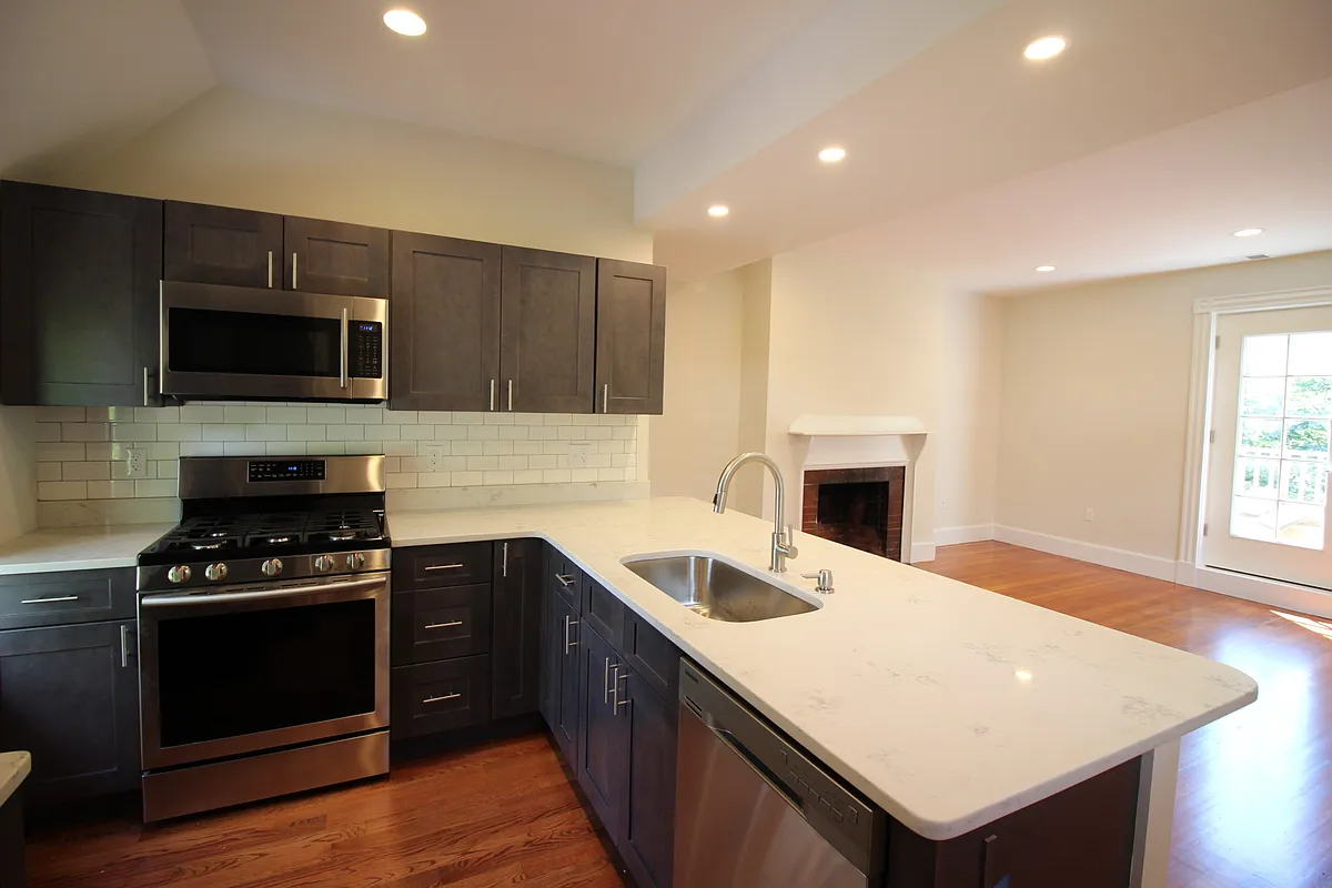 Building Photo - 65 Beech Glen St #2X