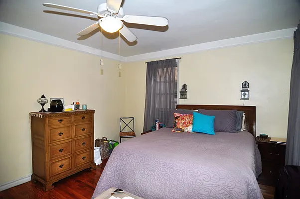 Sold by CENTURY 21 Sunny Gardens Realty, Inc. | media 40