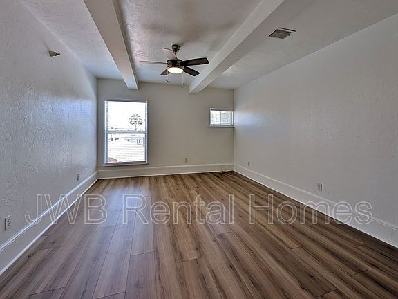 5th image of 137 1/2 King St APT 2