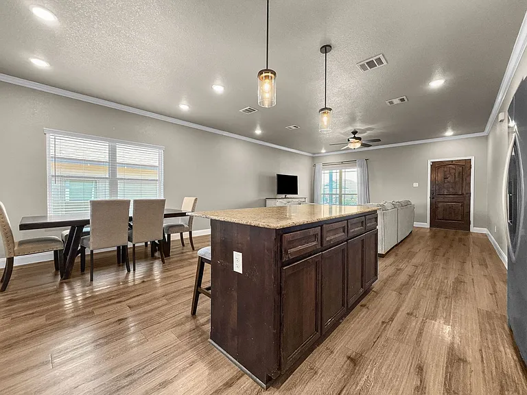 1606 Black Kettle Trl — Photo 3