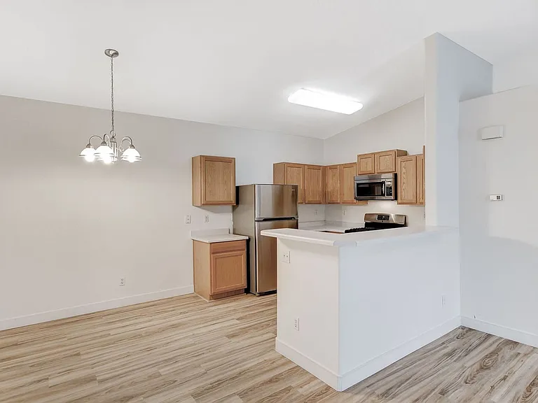 2052 Quarry Ridge St #201 — Photo 6