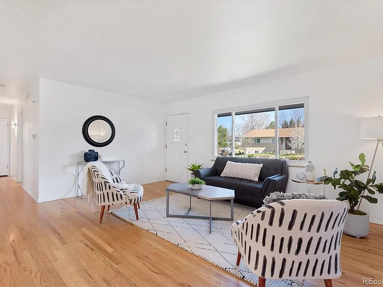 7896 E Jefferson Pl — Photo 3