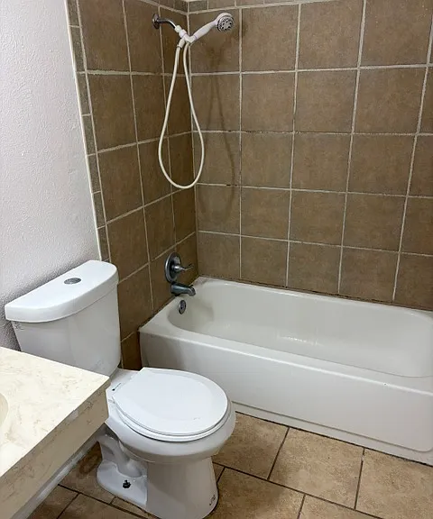 2524 Catalina Way — Photo 18