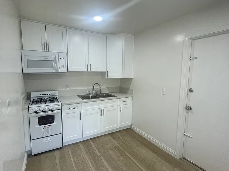 Dalewood Downs Apartments — Photo 20
