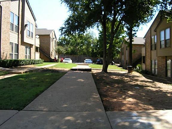 5th image of 1614 Pecan Chase Cir APT 55
