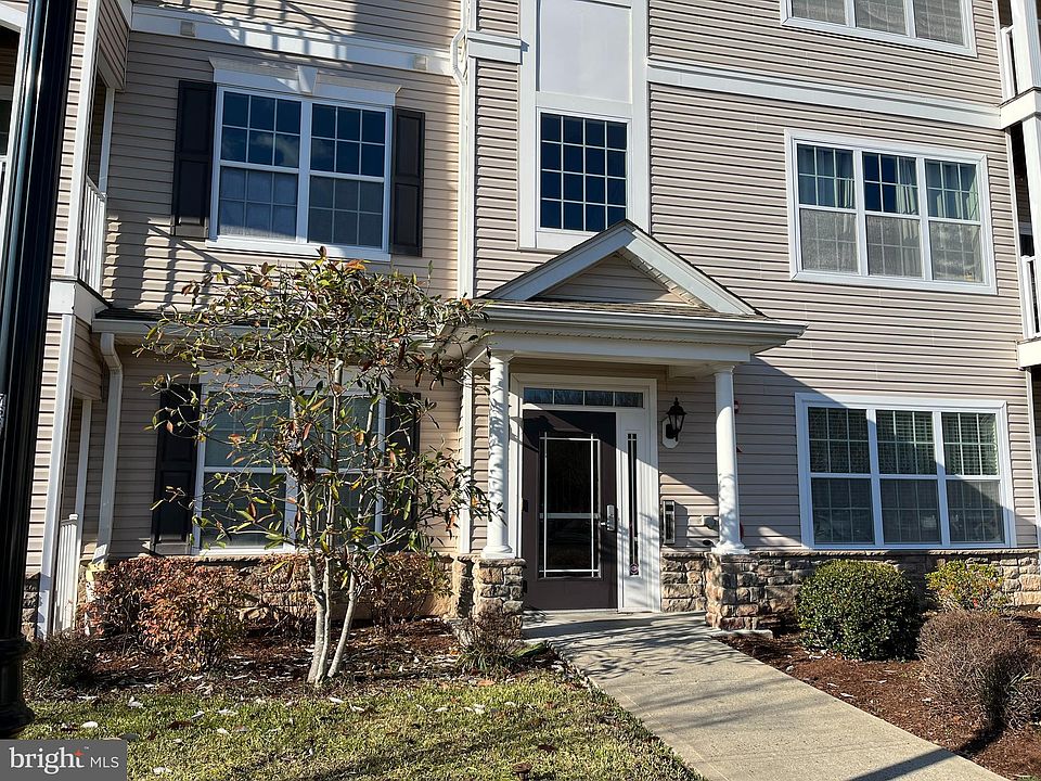 1st image of 826 Timberlake Dr