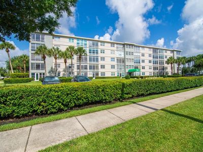 2333 Indian River Boulevard #305, Vero Beach, FL, 32960