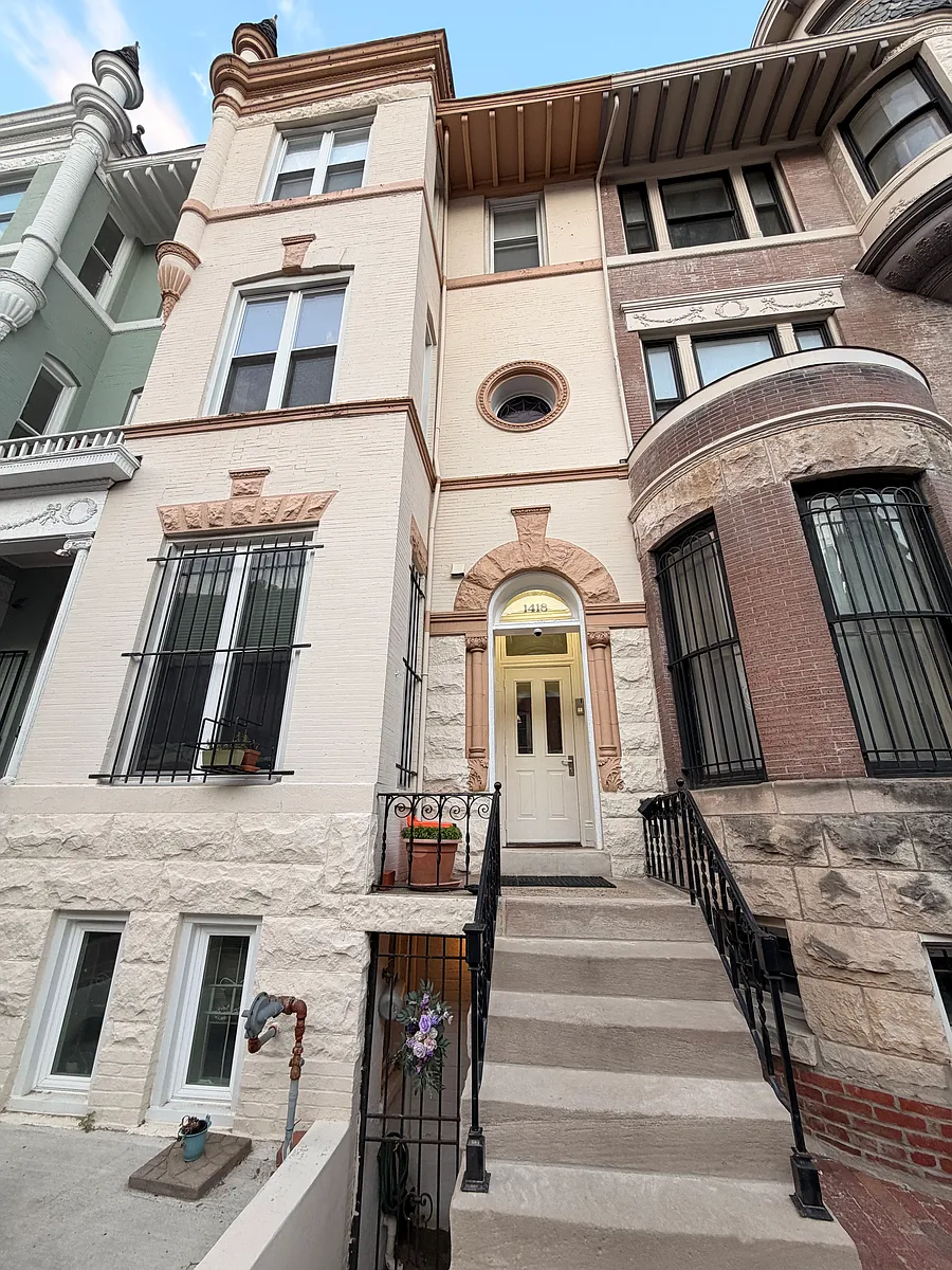 Building Photo - 1418 Hopkins St NW #3