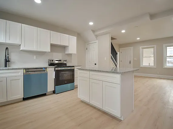205 S Union St — Photo 7