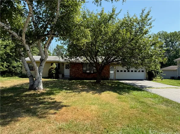 162 N Greece Rd, Hilton, NY 14468