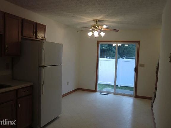 1759 Kitchen (other angle) 9-23-11