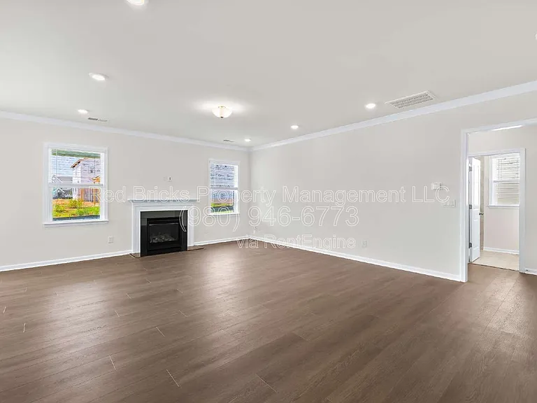 9008 Catboat St — Photo 8