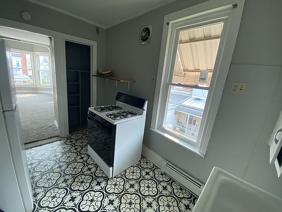 4th image of 314 N Hawthorne St APT 2