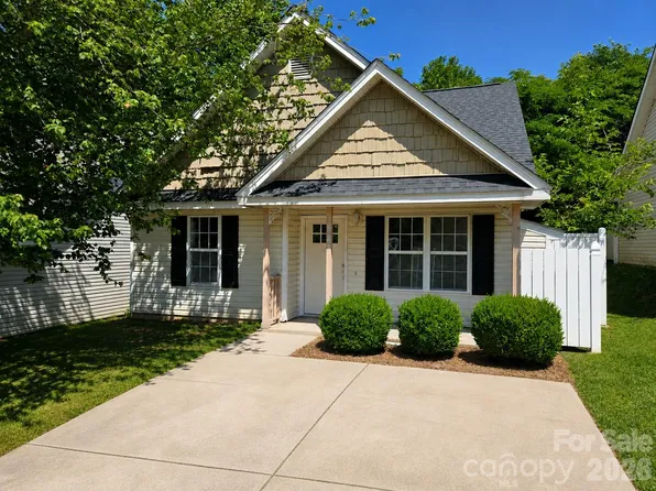 3629 Silver Ore Ln, Charlotte, NC 28216
