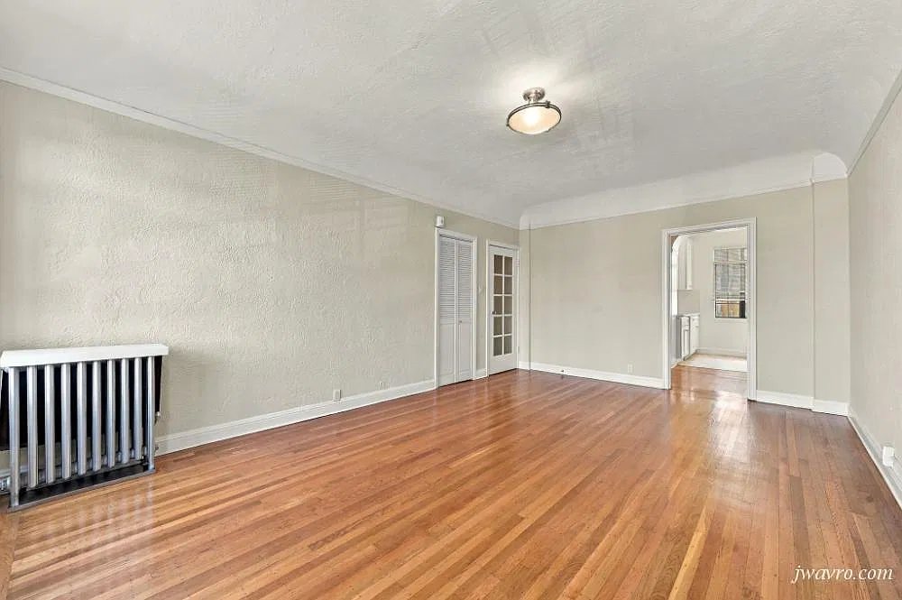 Must See Remodeled Large 1bd! Convenient Location! — Photo 3