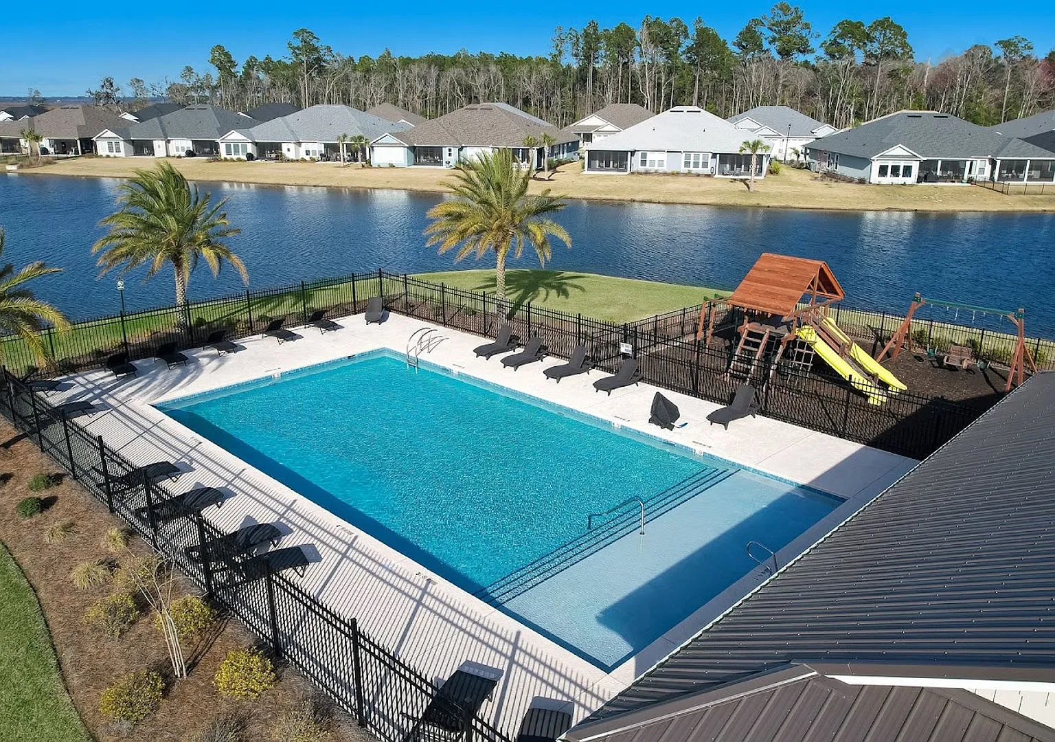 Charming 3-Bedroom, 2-Bath Home in Immaculate Condition — Photo 3