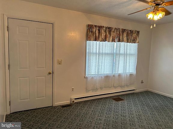 3rd image of 109 W Ridge Loop Rd