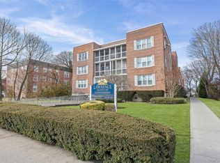 240 Central Avenue #2F, Lawrence, NY 11559