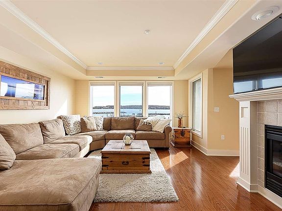 3rd image of 710 N Dockside Cir Unit F1