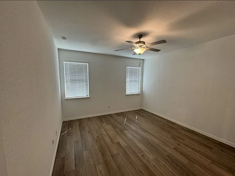 1105 Daffodil St — Photo 19