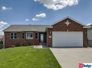 5611 Cavvy Rd, Lincoln, NE 68516