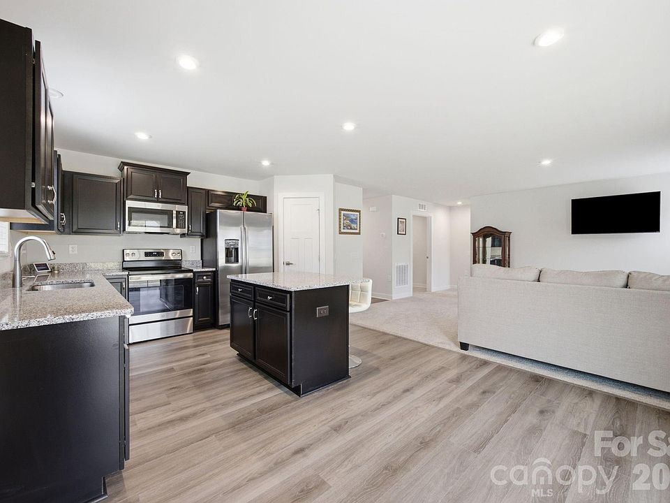 1st image of 621 Grandiflora Ave