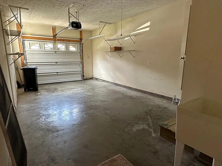 2066 Honeysuckle Ln — Photo 17