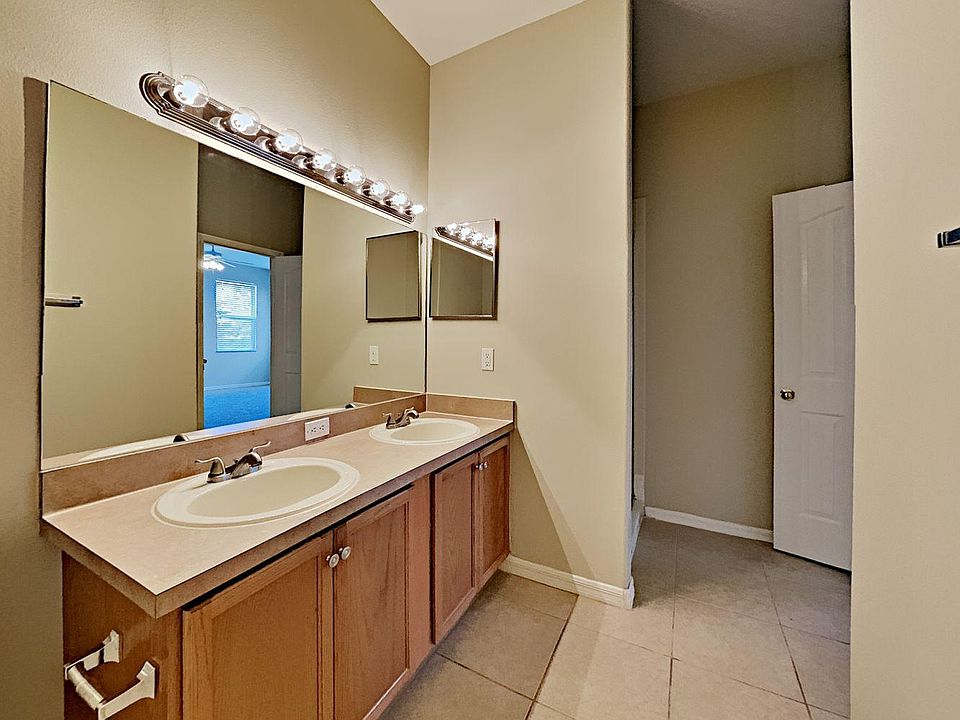1st image of 6606-4 Colonial Lake Dr