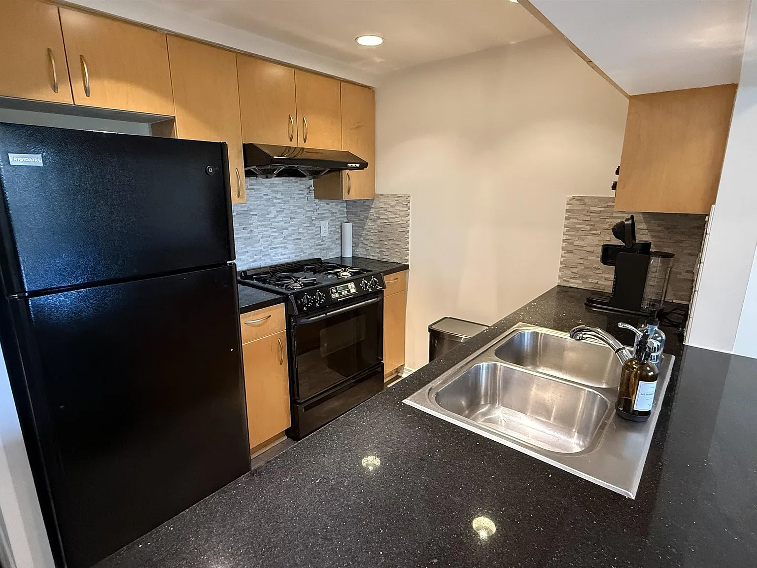 1 bed, 535 sqft, $3,500 — Photo 3