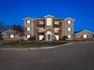2614 Triple Crown Ln UNIT 11, Iowa City, IA 52240