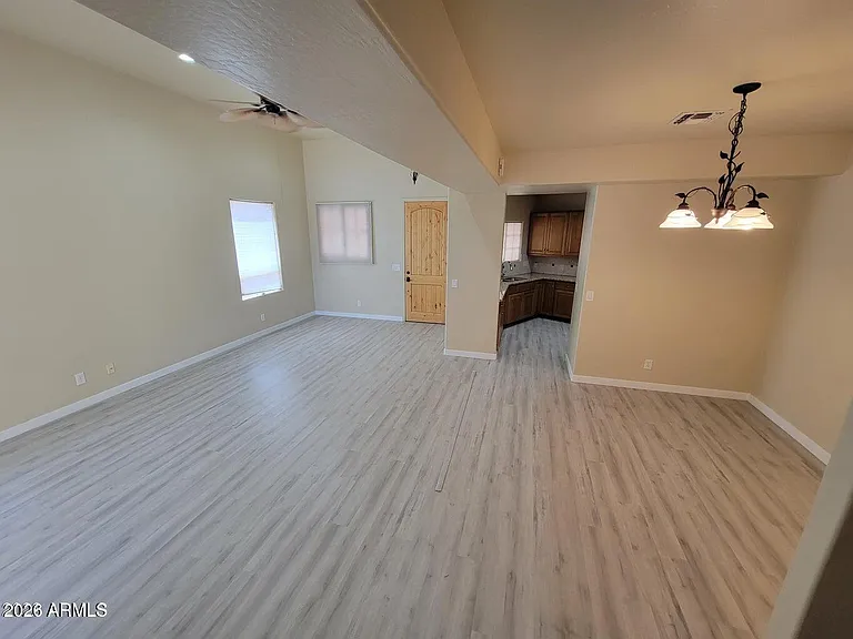 1629 E Grandview Rd — Photo 6