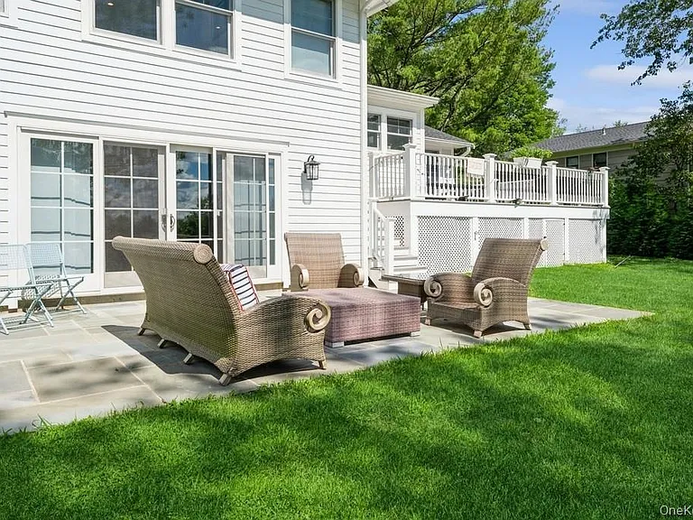 24 Sleepy Hollow Rd — Photo 28