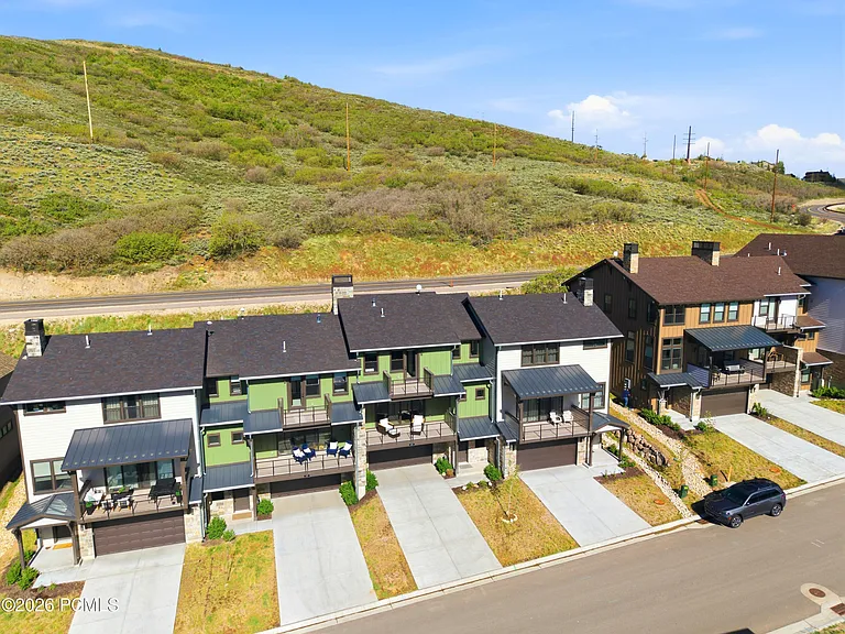 519 W Ascent Dr — Photo 46