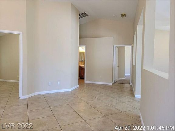 4th image of 824 Harp Way