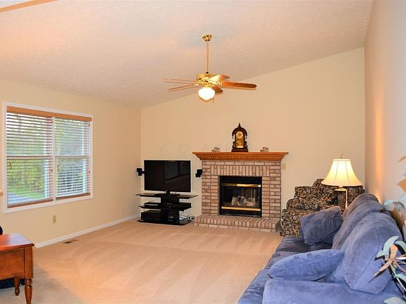 4th image of 132 Tyler Pl