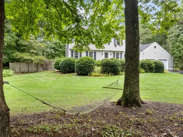 32 Barnshed Lane, Guilford, CT 06437