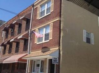 913 Christian St, Philadelphia, PA 19147