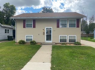 1513 E 16th St, Sterling, IL 61081