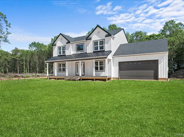 11 Fourth Avenue, Centereach, NY 11720