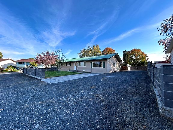 3rd image of 6010 W Okanogan Loop