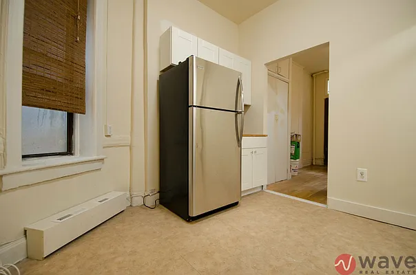 Rented by Wave Real Estate Group | media 14