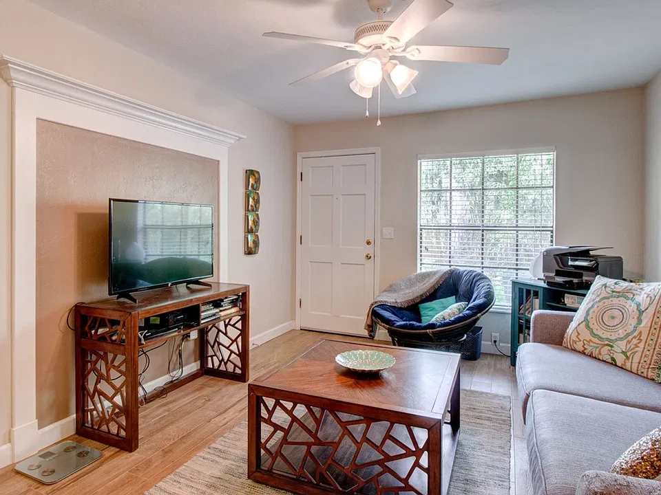 Center Court Apartments