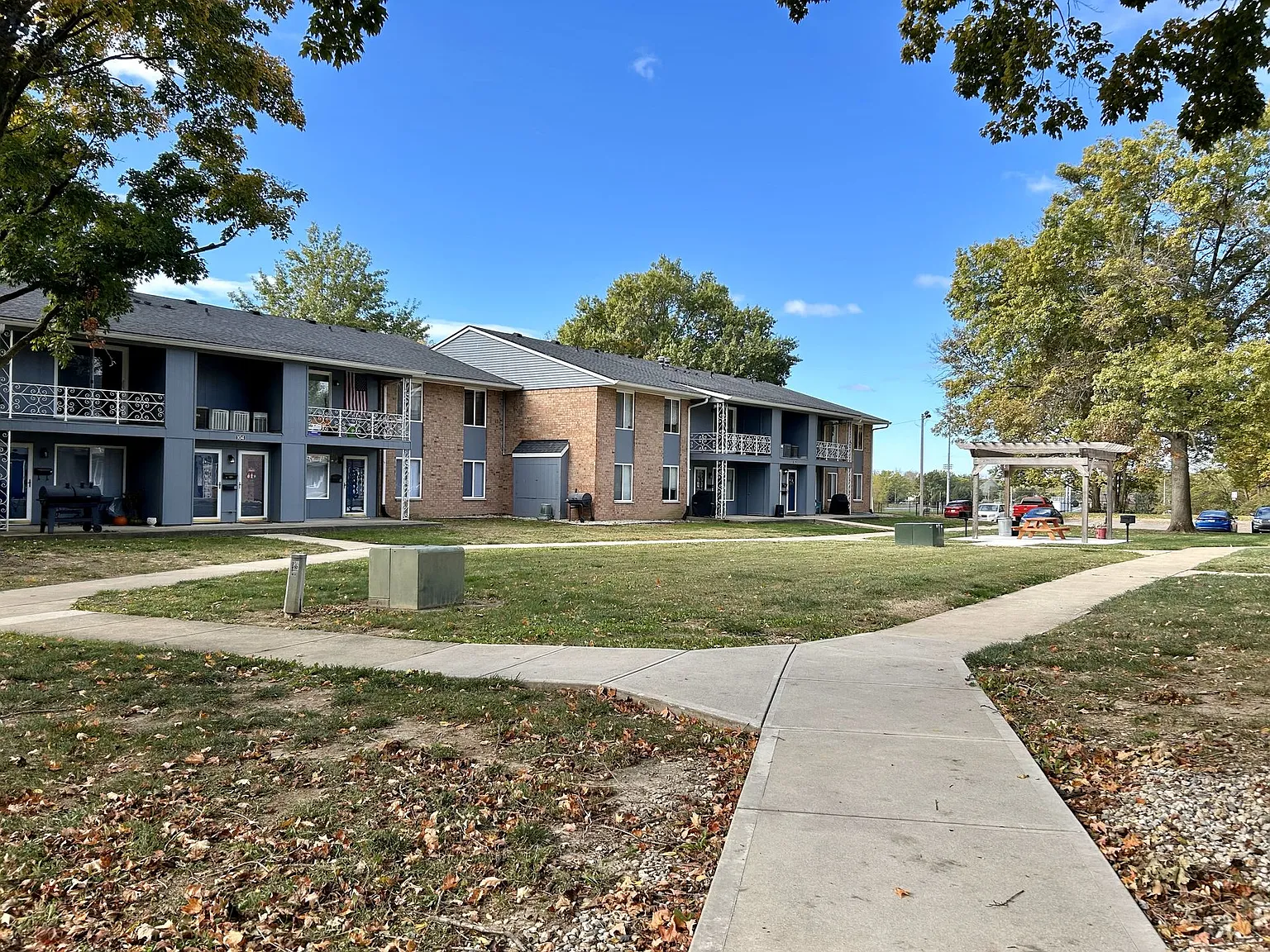 Hillcrest Apartments — Photo 2