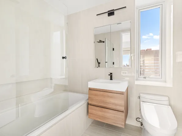 8 Union Square South image 14 of 20