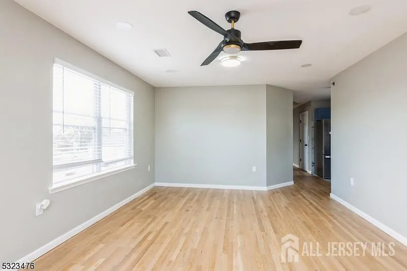 3 bed, 2.0 bath, $2,900 — Photo 2
