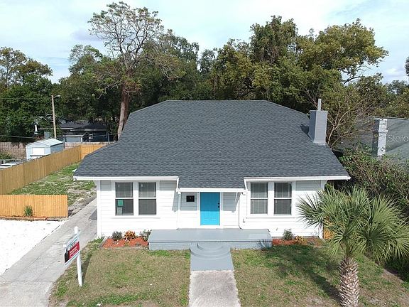 3rd image of 410 Floribraska Ave