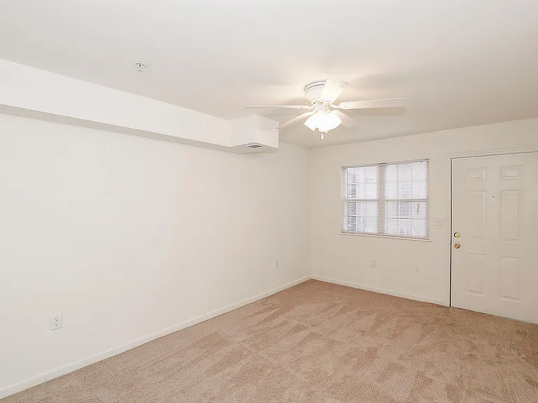2201 Spring Garden St — Photo 12