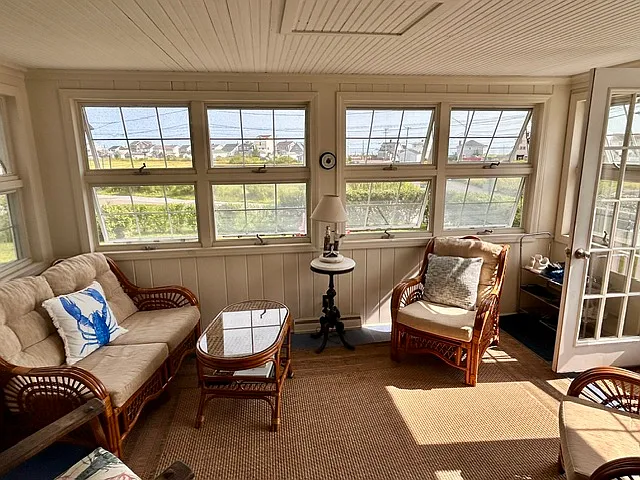 4 bed, 1.5 bath, 1540 sqft, $2,700 — Photo 3