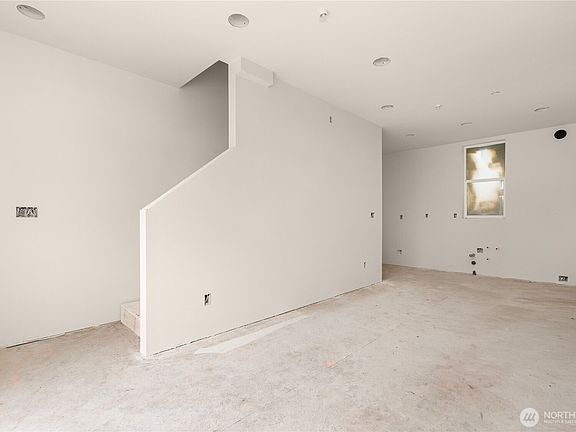 5th image of 2452 NW 60th Street